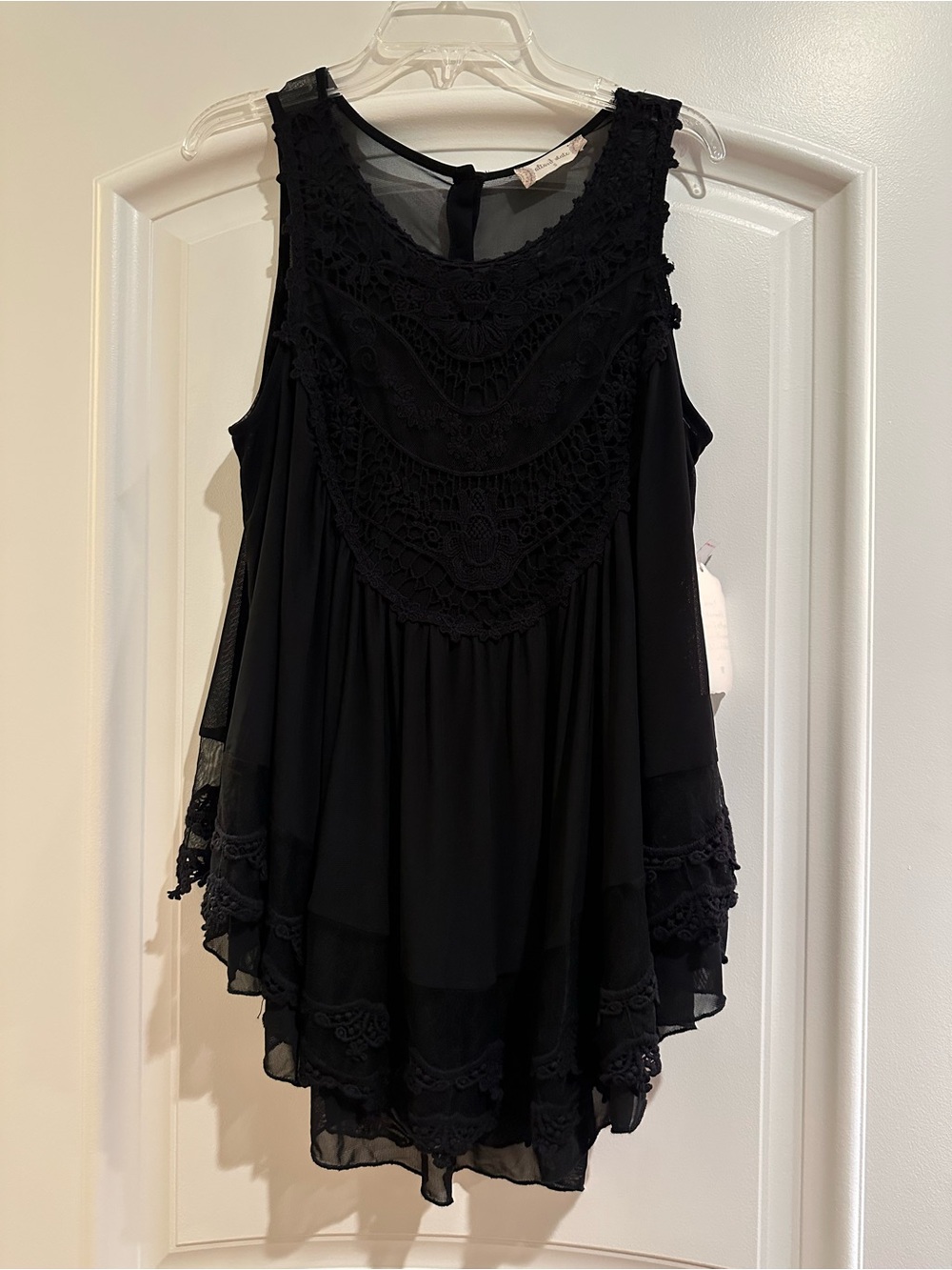 Altar'd State Black Crochet Trim Layered Sleeveless Camisole Top Size Small